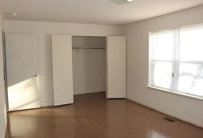 Photo - 885 N 42nd St House