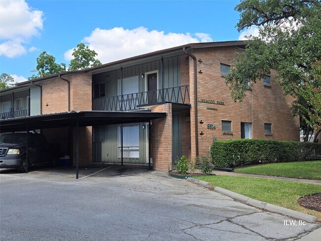 Foto del edificio - 8814 Ilona Ln