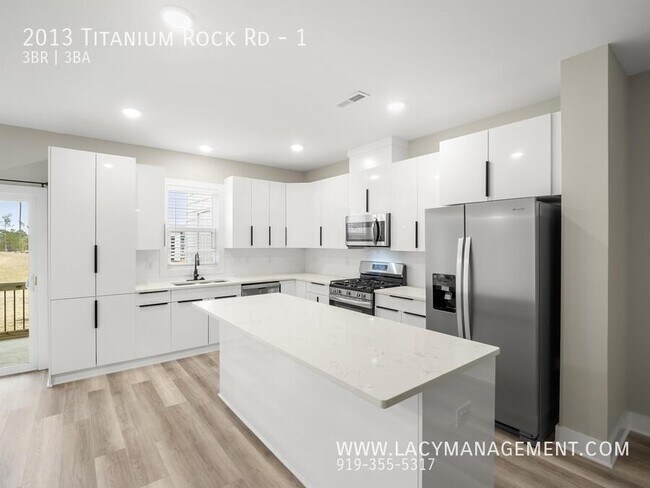 Foto del edificio - 2013 Titanium Rock Rd