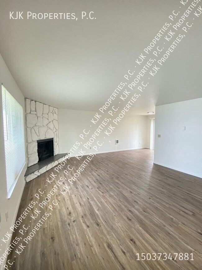 Foto del edificio - Newly Renovated 2-bedroom 2-bathroom Ranch...