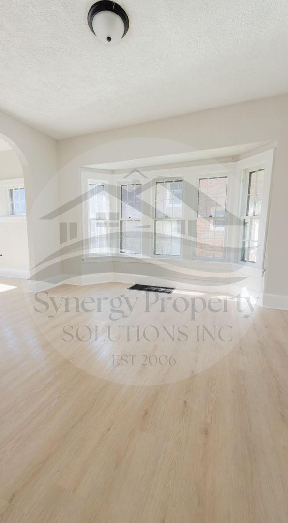 Foto del edificio - Large Home Available Now