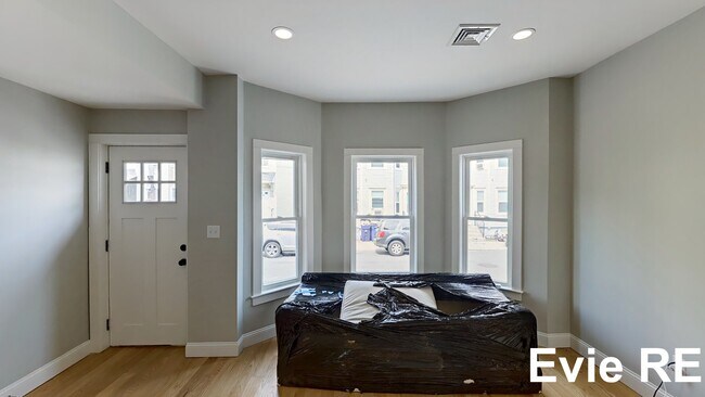 Building Photo - 49 Hano St