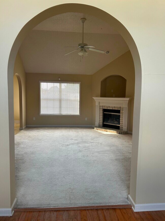 Building Photo - 8516 Boothes Ridge Dr