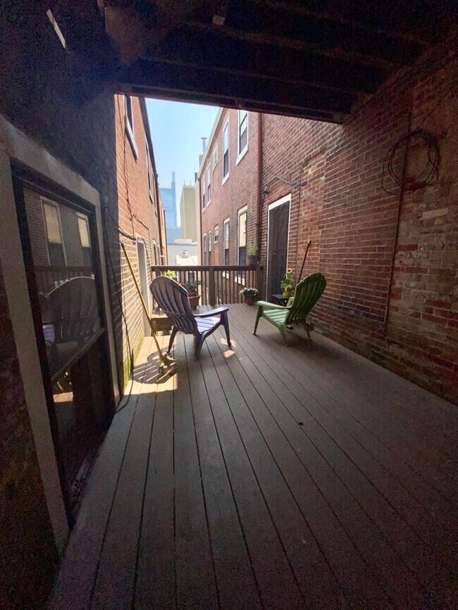 Foto del edificio - Bright One Bedroom Apartment in Spring Gar...