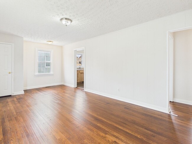 Building Photo - 2609 Harold Ave