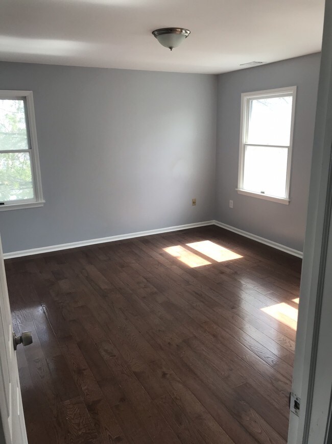 Building Photo - 664 Irvington Ave