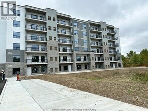 Building Photo - 3320 Stella Crescent