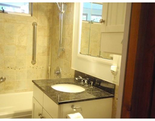 Building Photo - 64 Westmoreland St