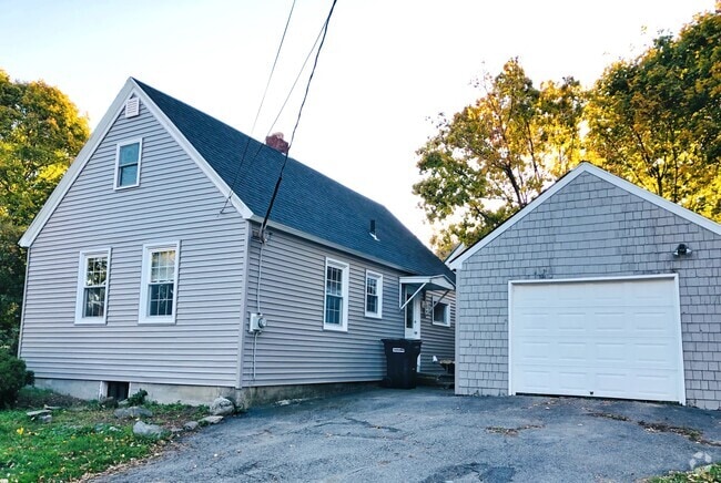 Building Photo - 102 Fruit St