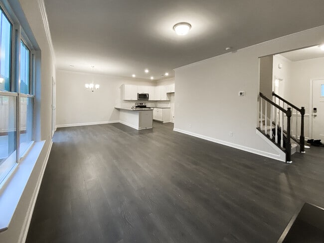 Building Photo - 4936 Rockwood Rd