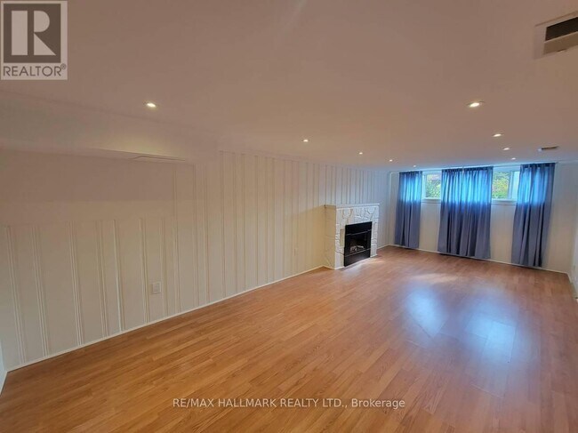 Building Photo - 7 Folcroft Ave