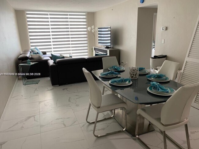 Foto del edificio - 3001 S Ocean Dr