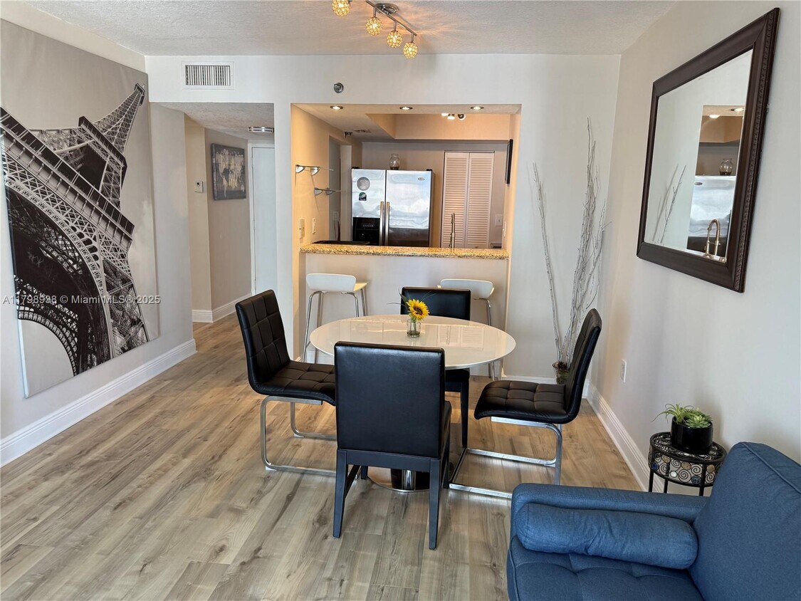 Foto principal - 850 N Miami Ave