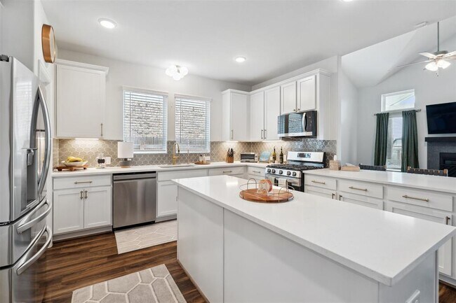 Building Photo - 112 Allora Pl