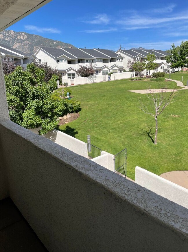Foto del edificio - 986 Mountain Crest View