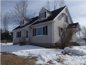 Building Photo - 43 Silvermine Rd