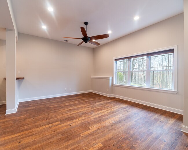 Foto del edificio - 49 Cherry Hill Rd