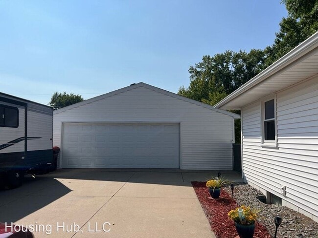Building Photo - 3 br, 2 bath House - 8476 Goodview Ave S
