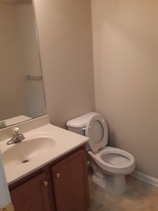 Foto del edificio - 1150 Woodland Dr