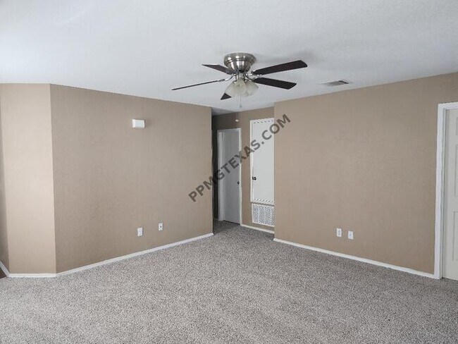 Building Photo - 1813 Wickham Dr