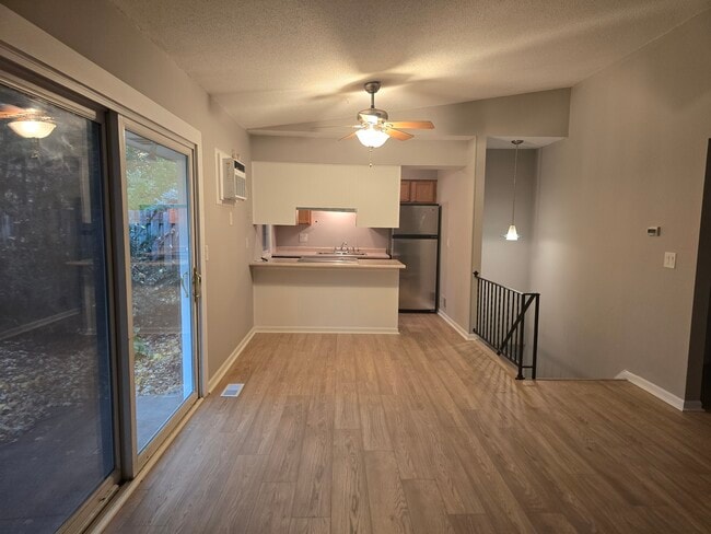 Foto del edificio - 5580 Shorewood Ln