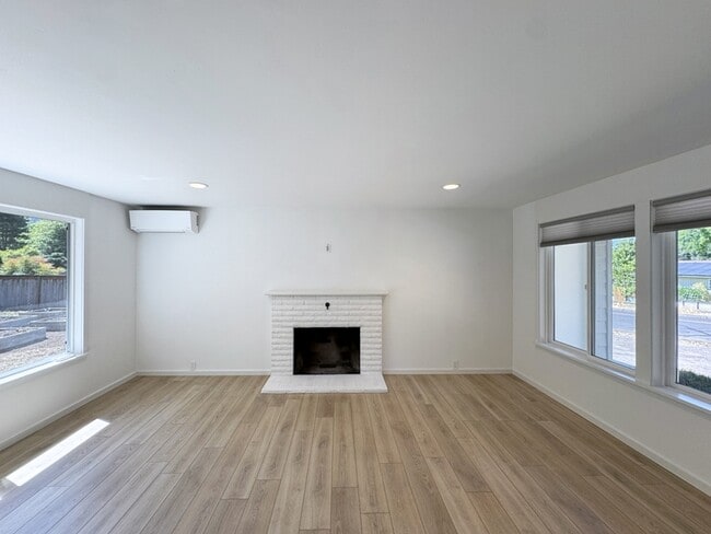 Building Photo - 3490 Kevington Ave