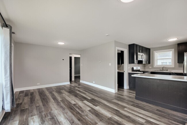 Foto del edificio - 17610 Dixie Hwy