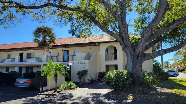 Foto del edificio - Annual turnkey/seasonal furnished ground floor condo in 55+ Community in Sarasota