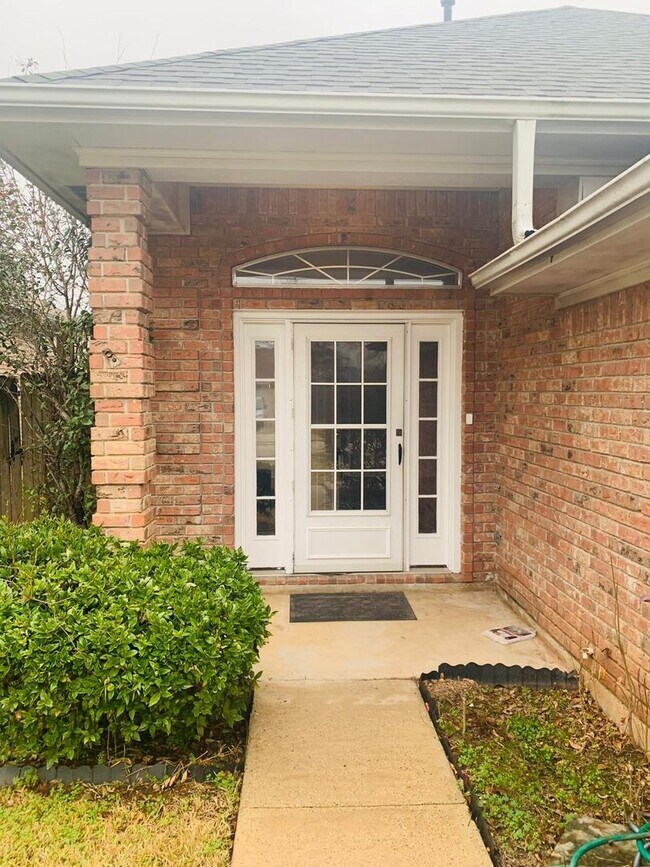 Foto del edificio - 3325 Danbury Ct