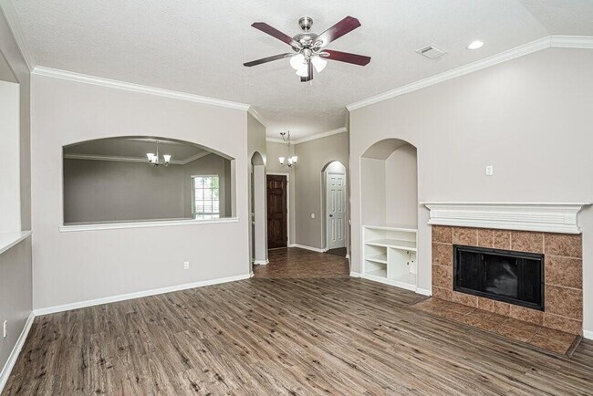 Building Photo - 549 Green Cedar Dr