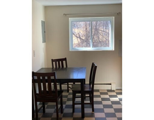 Foto del edificio - 74 Bryon Rd