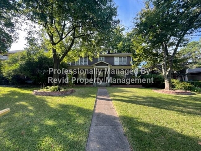 Building Photo - Huge Midtown Home!