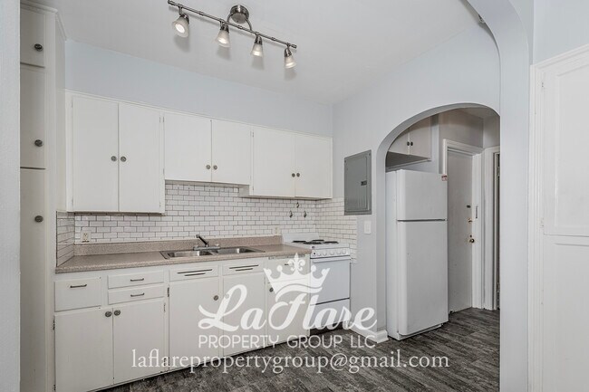 Foto del edificio - 3538 Maxwell Rd