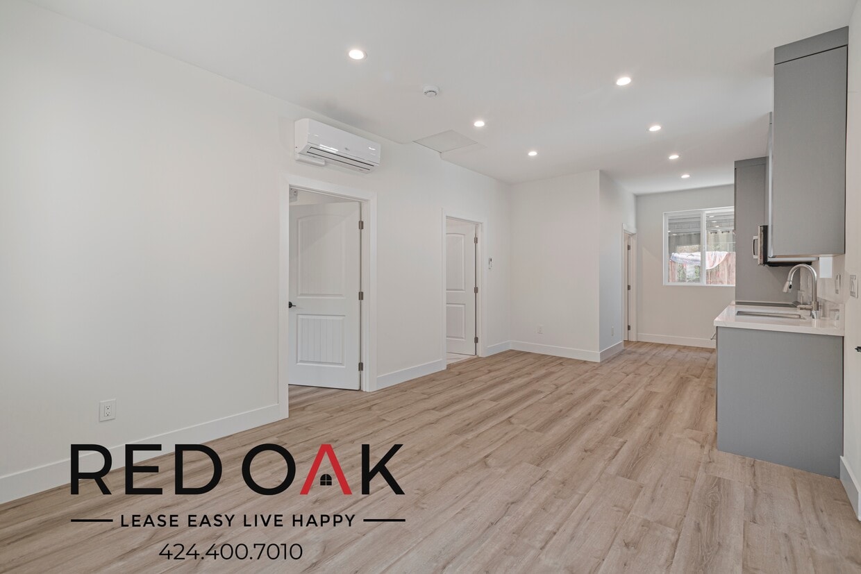 Foto principal - 4592 N Riverton Ave