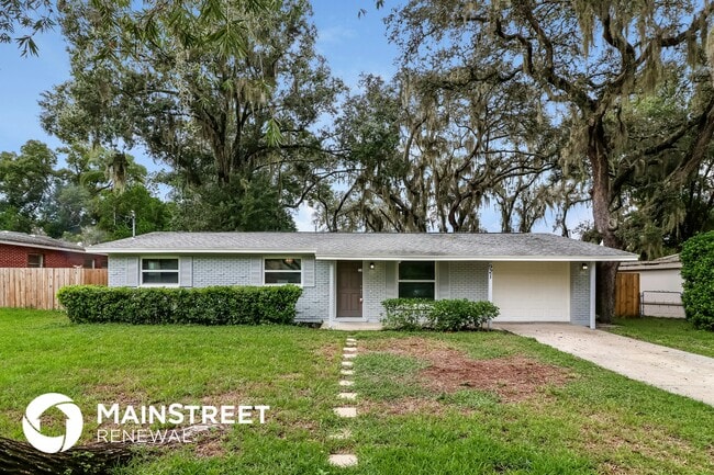 Building Photo - 921 Hillside Dr