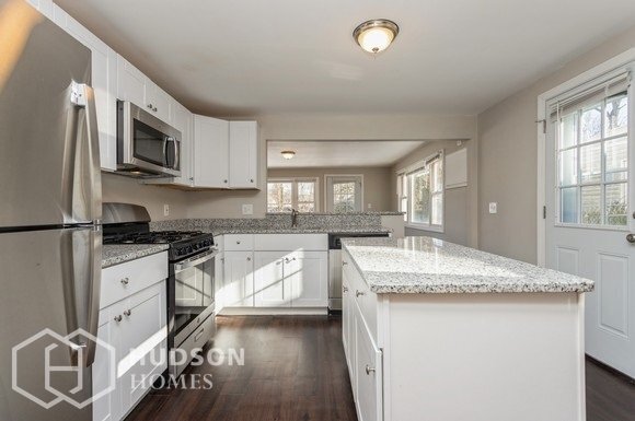 Building Photo - NOW AVAILABLE! - 104 Bouton St, Norwalk, C...
