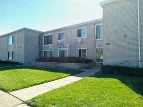 Building Photo - 16885 Lahser Rd