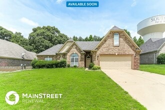 Building Photo - 2588 Pyramid Dr