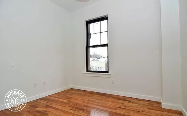 Foto del edificio - 1320 Bushwick Ave