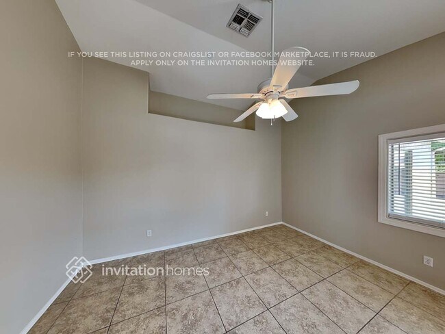 Foto del edificio - 12747 W Sharon Dr