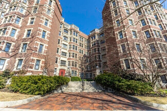 Foto del edificio - 993 Memorial Dr