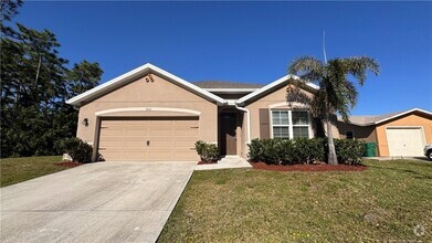 Building Photo - 1650 Quaker Ln