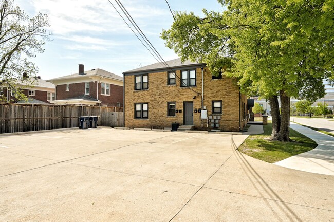 Building Photo - NE 14th St Quadplex