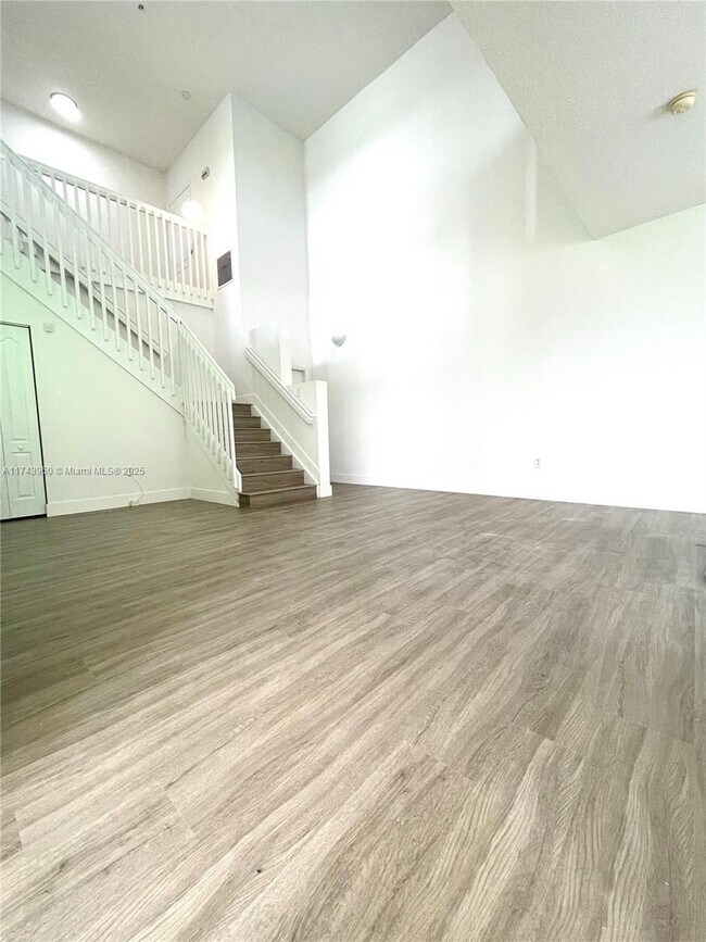 Foto del edificio - 17415 NW 75th Pl