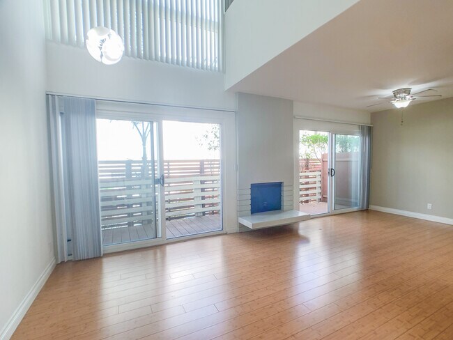 Foto del edificio - 8211 Redlands St