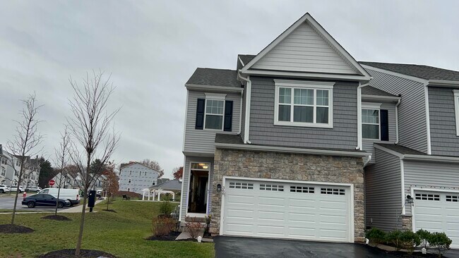 Building Photo - 366 Ridgewood Dr