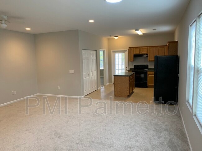Building Photo - 122 Fairview Park Dr