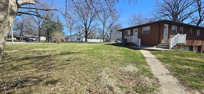 Foto del edificio - 7161 E Pleasant Run Pkwy S Dr