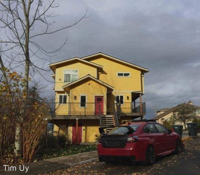 Building Photo - 821 Blueberry Ln