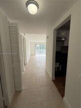 Building Photo - 15205 NE 6th Ave